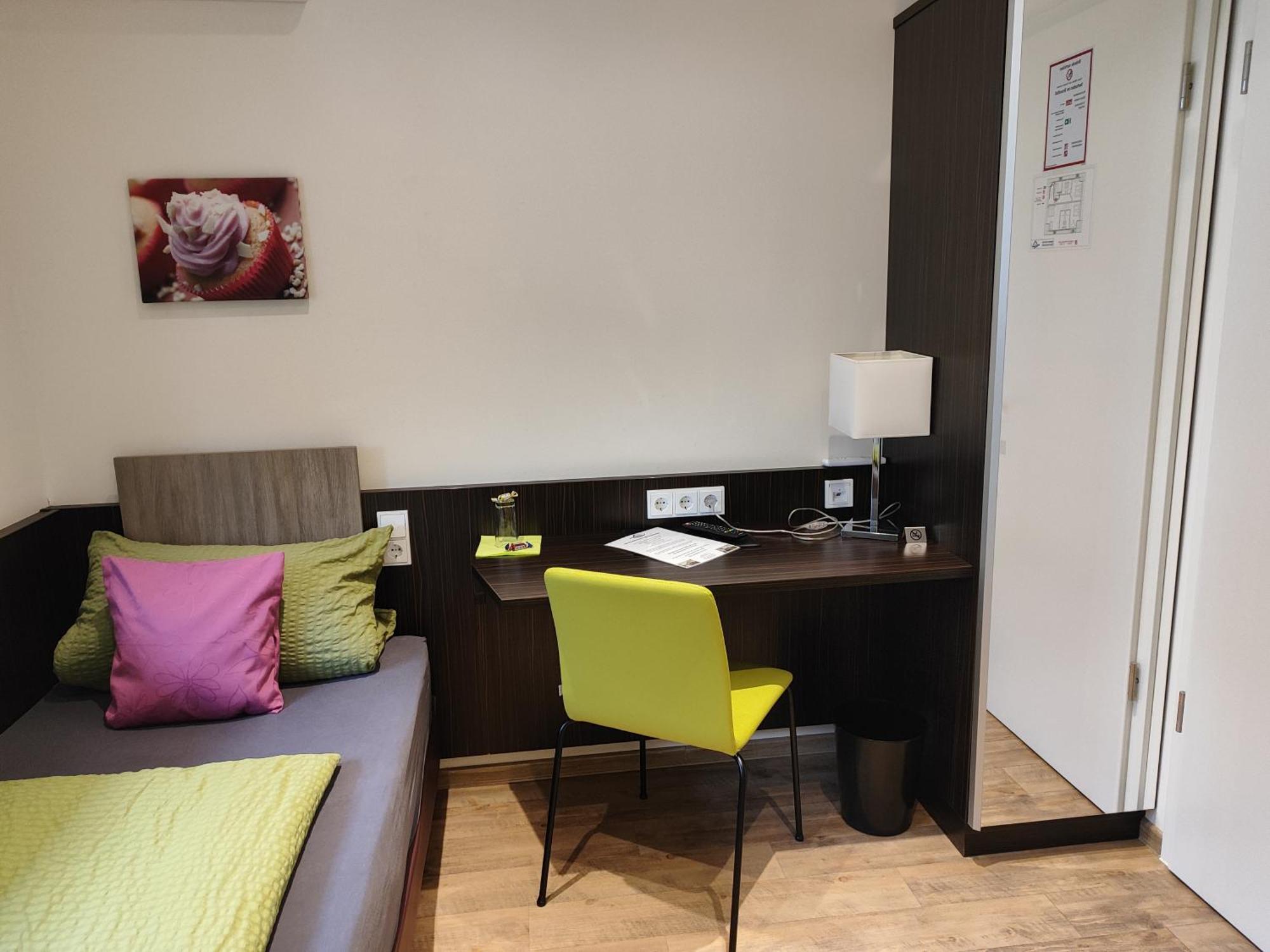 Hotel Gaestehaus Stock Zimmer Sahnehaeuble Фрідріхсгафен Екстер'єр фото